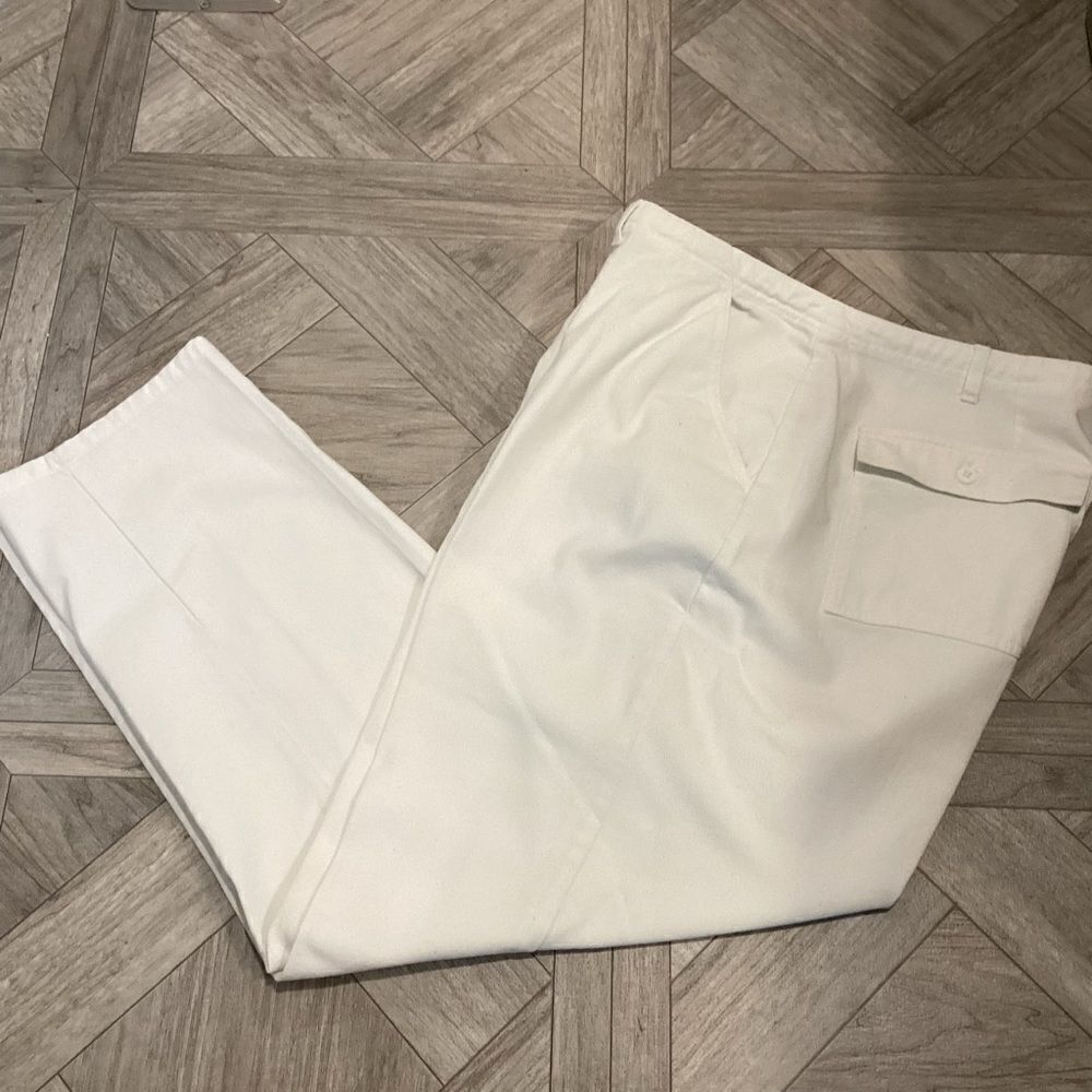 NWOT. CJ Banks Women’s Size 20W White Denim Straight Leg Jeans